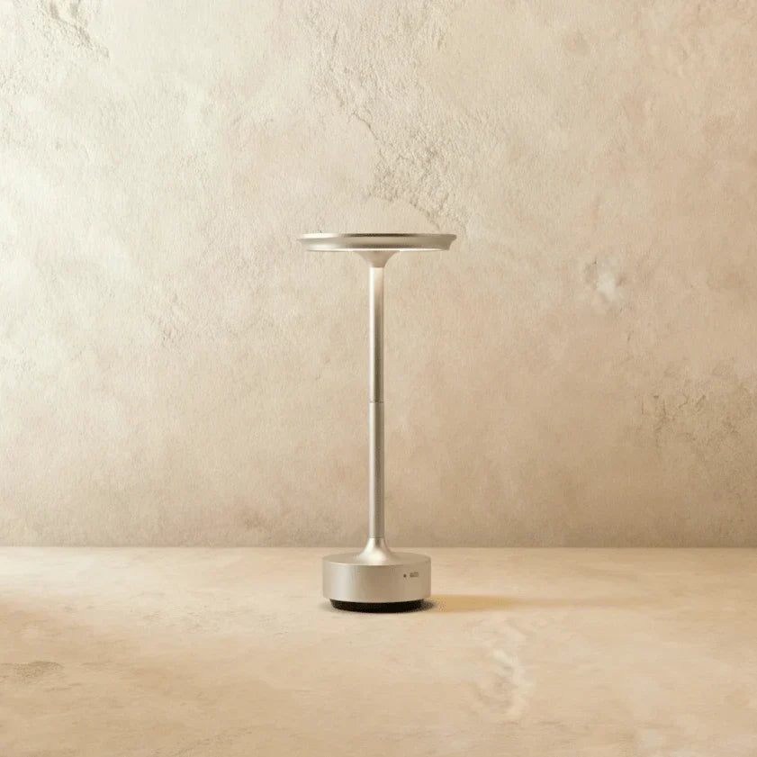 Moderne Metall-Tischlampe mit LED-Licht und Acrylschirm – USB-wiederaufladbar